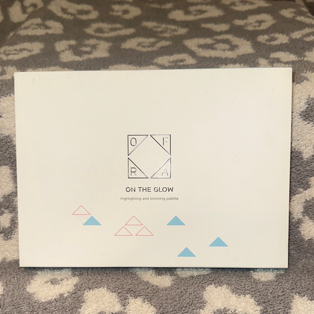 OFRA On The Glow Highlighting and Bronzing Palette 😍 New & Never Used 🥰🥰☀️☀️